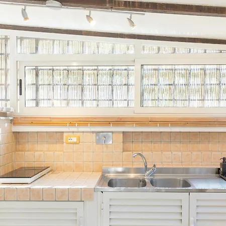 A Due Passi Dalla - Helloelba Portoferraio