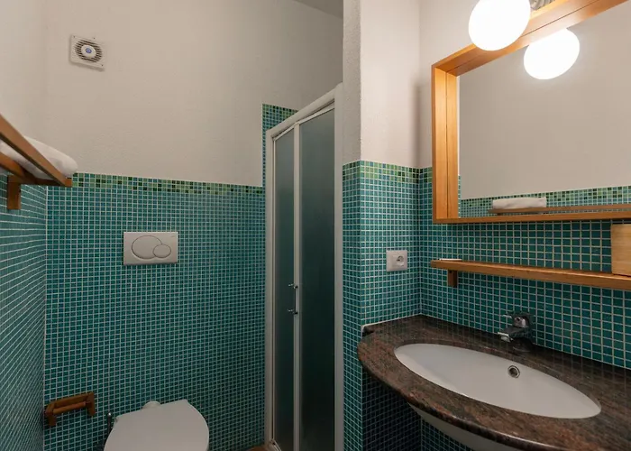 A Due Passi Dalla - Helloelba *