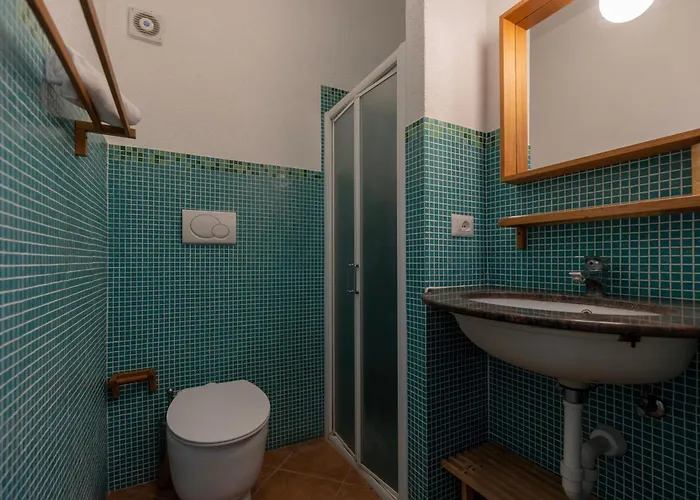 A Due Passi Dalla - Helloelba *