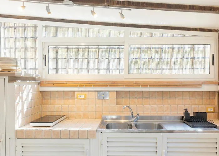 A Due Passi Dalla - Helloelba Portoferraio